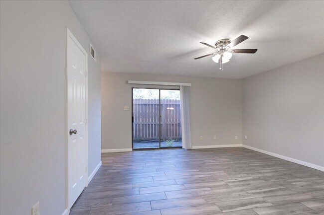 Building Photo - 1819 Briarcreek Blvd