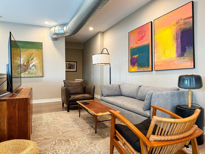 Building Photo - 630 S Goodman St