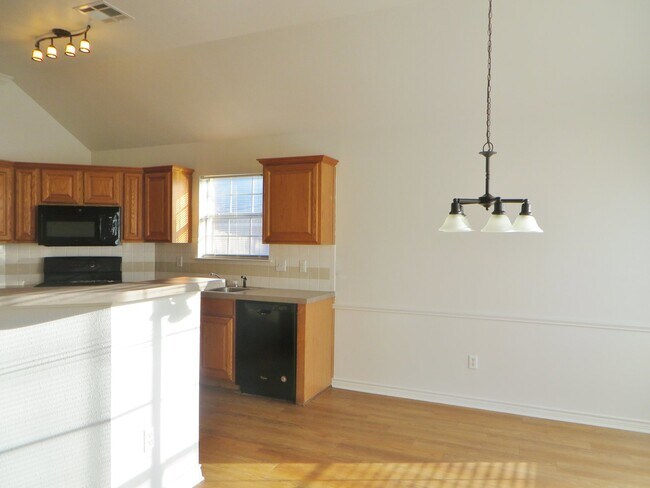 Building Photo - 3 Bedroom 2 Bathroom Parkview Estates Home