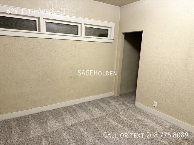 Building Photo - 624 13th Ave S