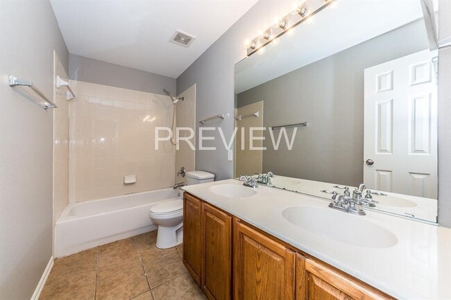 Building Photo - 2504 Prospect Hill Dr
