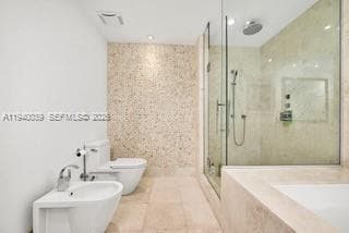 Building Photo - 17121 Collins Ave