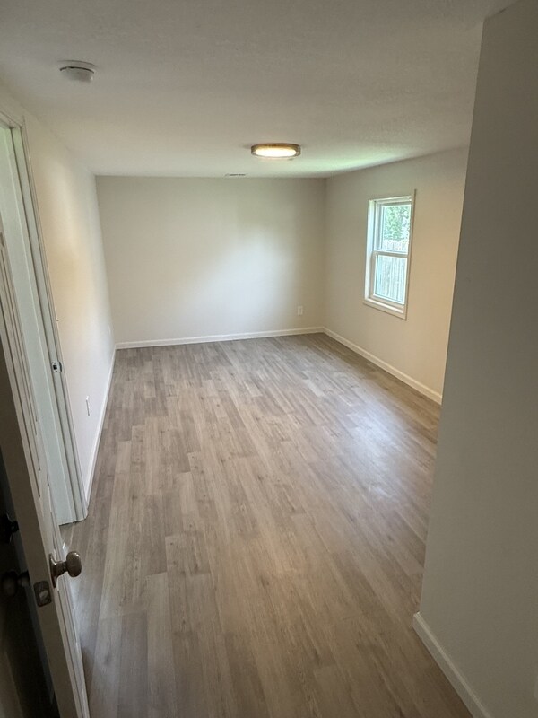 Building Photo - 42 Halsey Dr