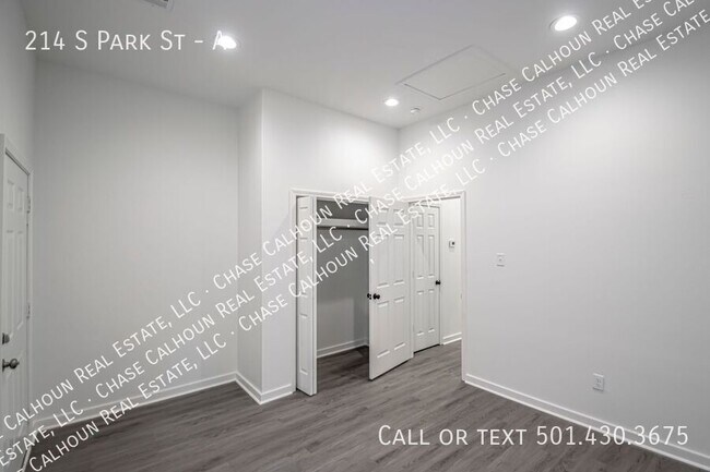 Building Photo - 214 S Park St