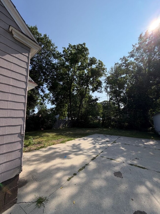 Building Photo - 137 Highland Ave