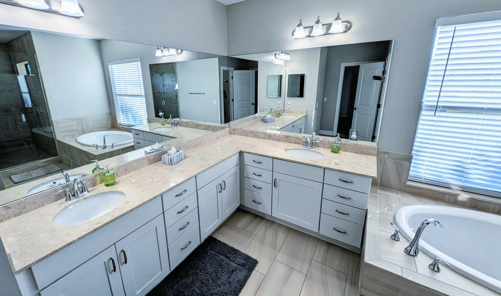 Building Photo - 1320 Kendari Ter