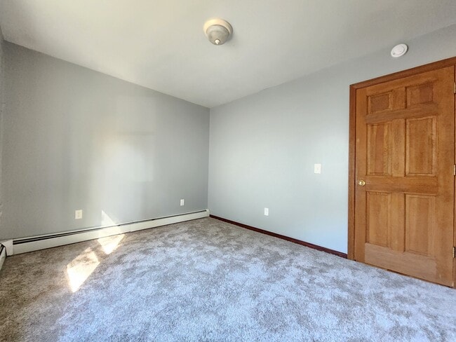 Building Photo - 1323 Pushaw Rd