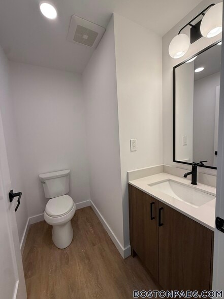 Building Photo - 199 Gardner St