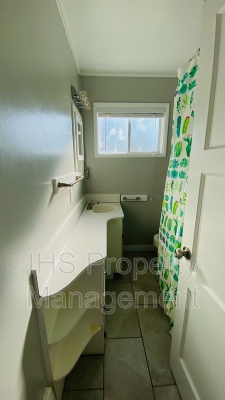 Building Photo - 504 Delafield Ave