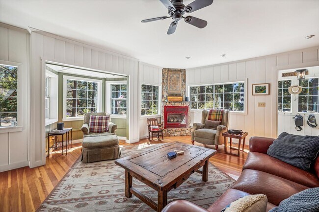 Building Photo - Carnelian Bay 3 Bedroom Ski Lease