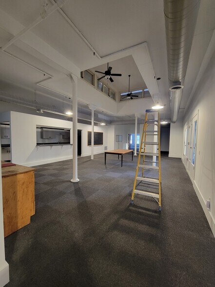 Building Photo - 122 N 3rd St