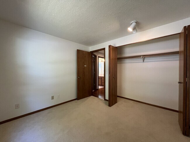 Building Photo - Charming Single-Level Home with Multiple Living Areas and Spacious Backyard Retreat