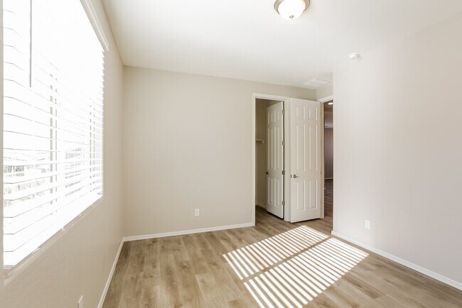 Building Photo - 7931 E Boise St