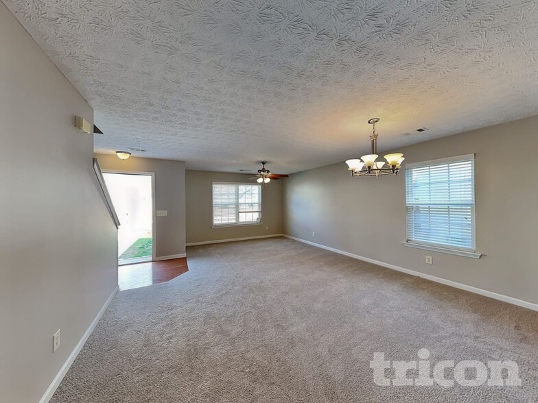 Building Photo - 3243 Deer Valley Dr NW