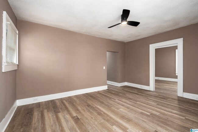 Building Photo - 516 14th St SW