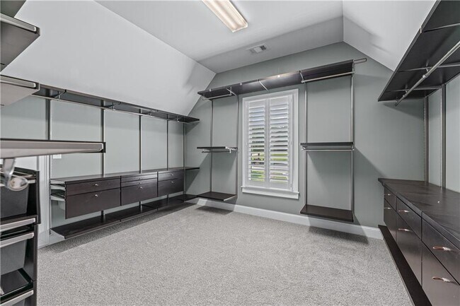 Building Photo - 1070 Windfaire Pl
