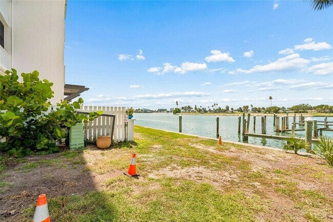 Building Photo - 450 Treasure Island Causeway