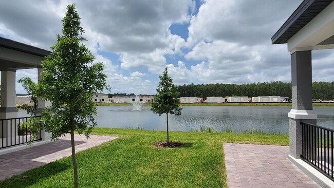 Building Photo - Lovely 4 bedroom townhome in Venetian Bay