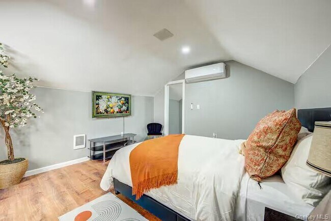 Building Photo - 8 Carl Pl