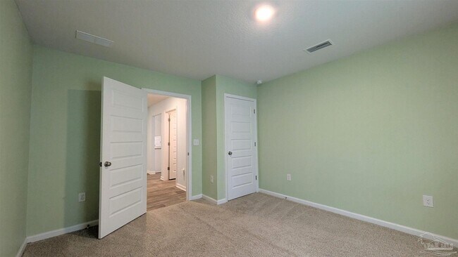 Building Photo - 10624 Queens Gate Cir