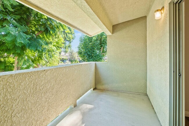 Building Photo - 424 Tava Ln