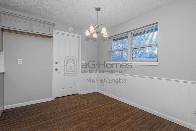 Building Photo - 4721 SE 50th St