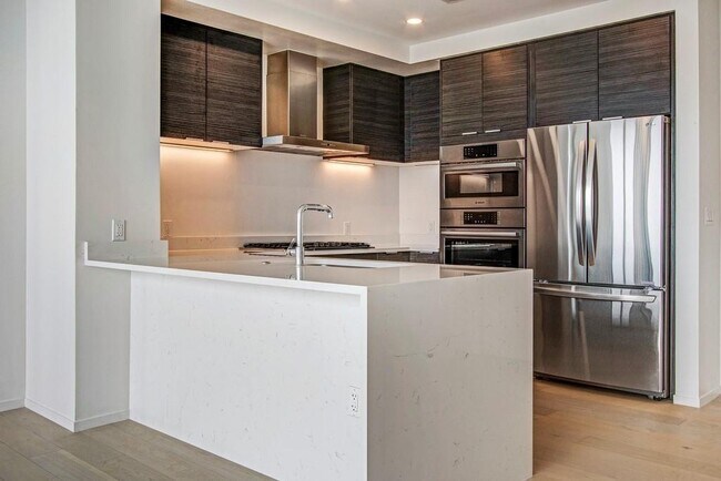 Building Photo - 301 West Ave