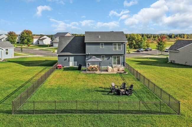 Building Photo - 1631 Smith Ln