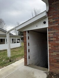 Building Photo - 91 W 5th St