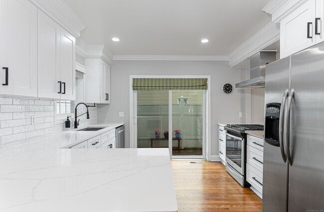 Building Photo - 119 Seaside Ave