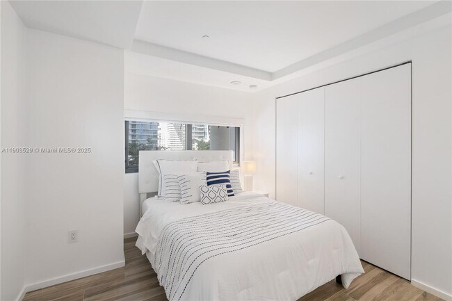 Building Photo - 801 S Miami Ave