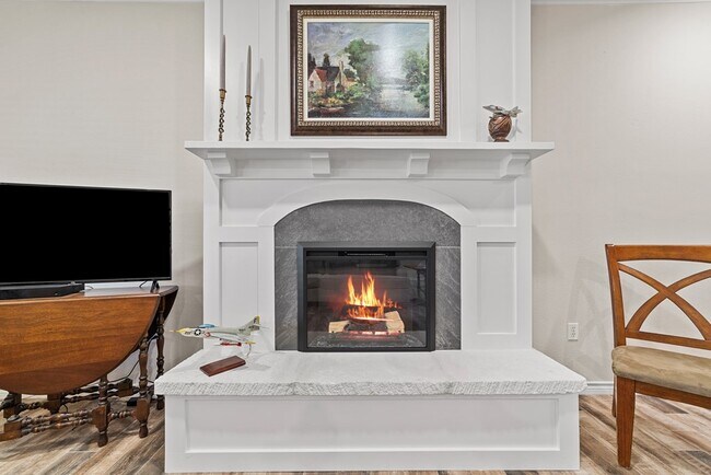 Building Photo - 1008 Edinburgh Dr