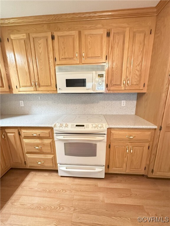 Building Photo - 16421 Chinook Dr