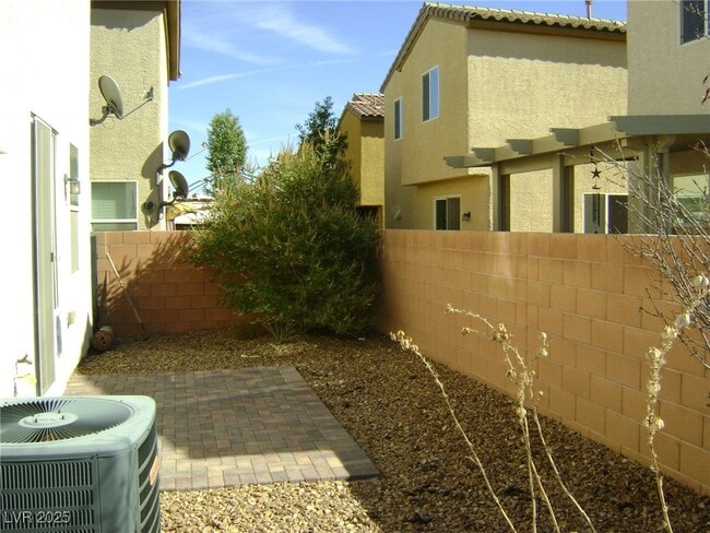 Building Photo - 793 Looking Bear Ct