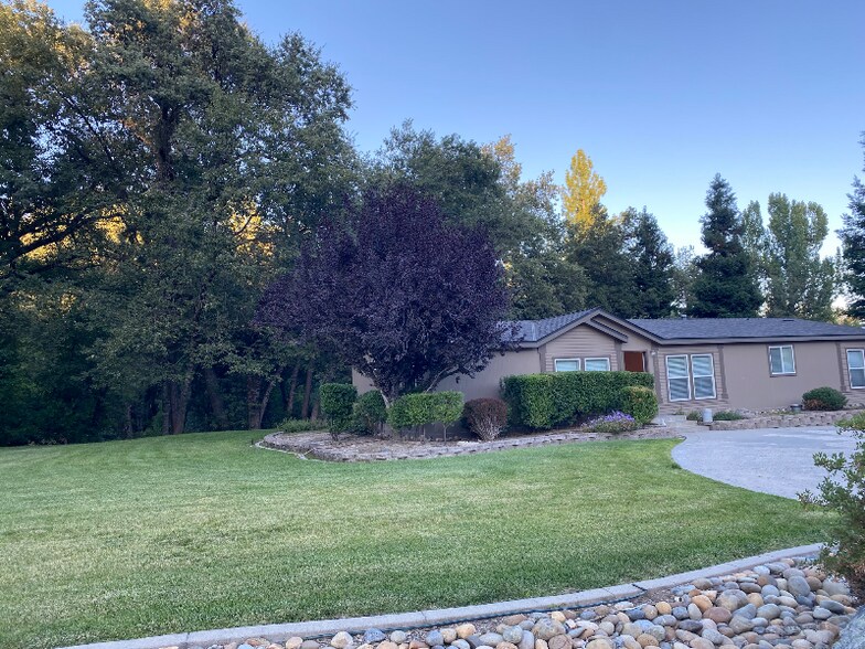 Building Photo - 40871 Orchard Ln
