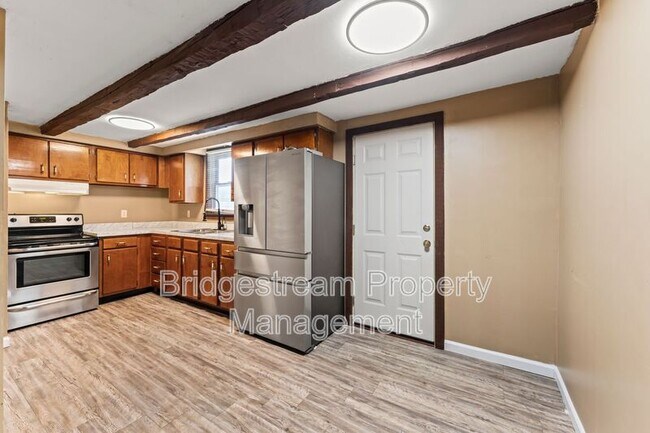Building Photo - Prince Albert Blvd 106