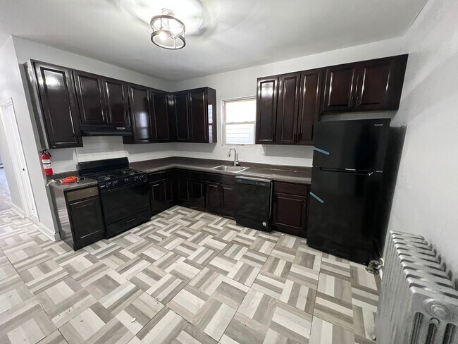 Unit 2 - 317 Coit St