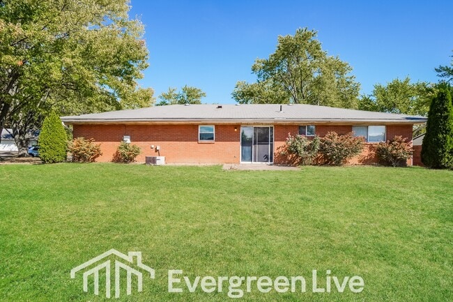 Building Photo - 15 Kanpur Pl