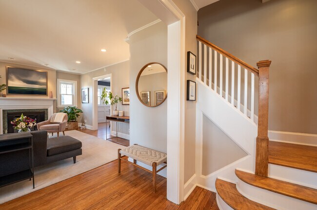 Building Photo - 23 Sherwood Ave