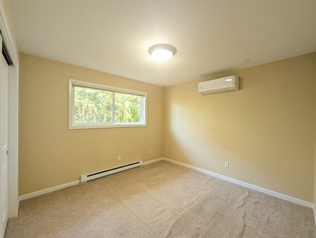 Building Photo - 2Bd/1Ba Edmonds Condo