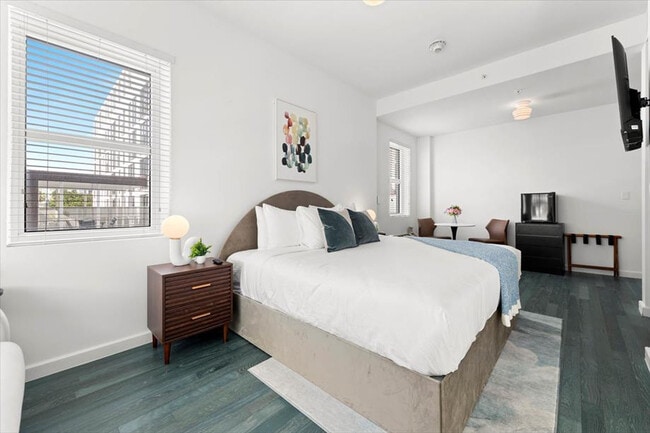 Building Photo - 1701 Alton Rd