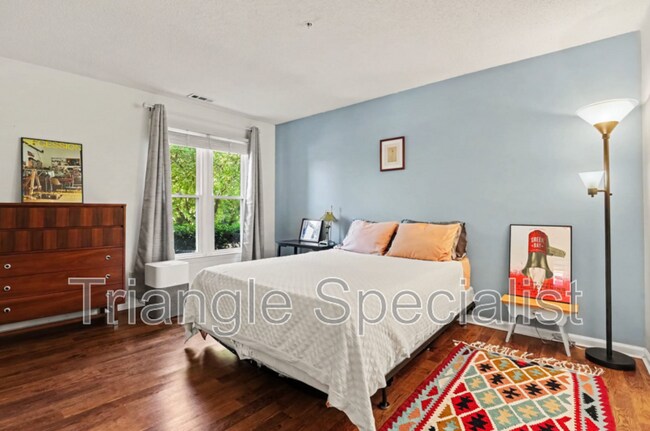 Building Photo - 1021 Brighthurst Dr