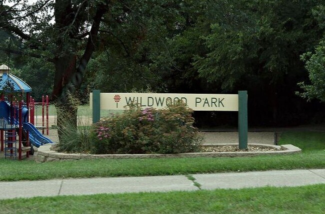 Building Photo - 8331 Upper 138th Ct