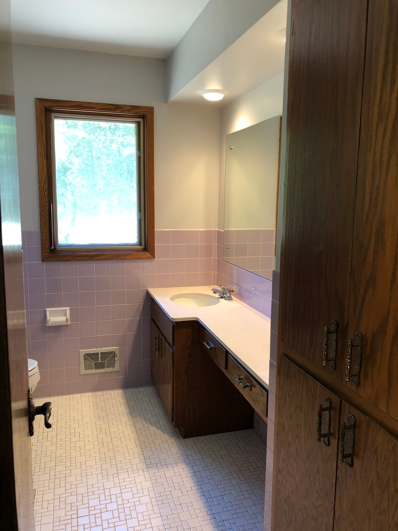 Bathroom - 865 Charlotte Dr