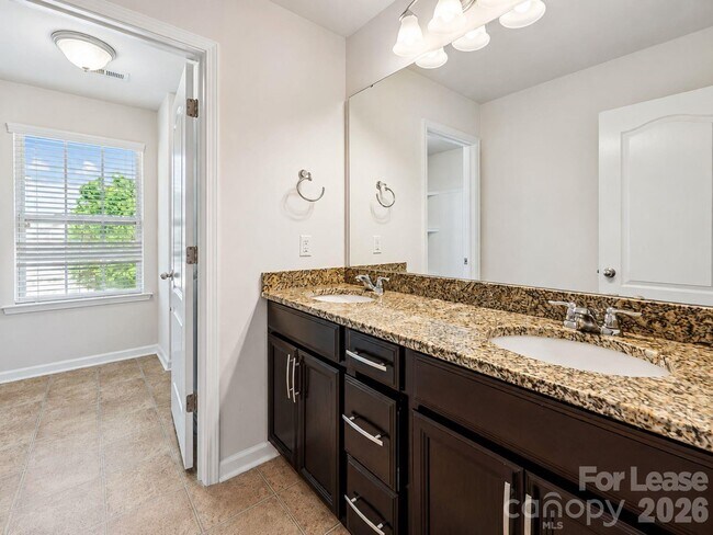 Building Photo - 151 Blossom Ridge Dr