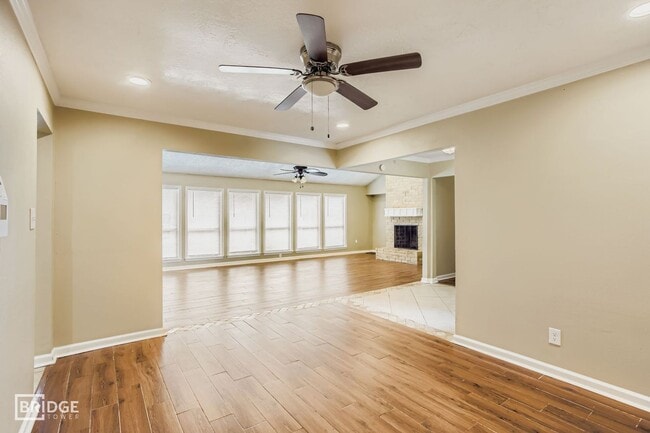 Building Photo - 15710 Sandy Hill Dr