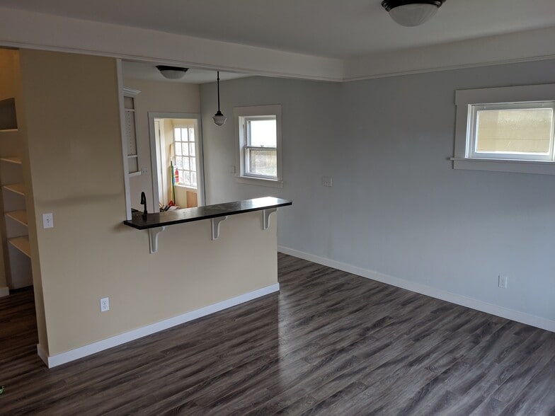 Living/Kitchen - 7138 N Central St