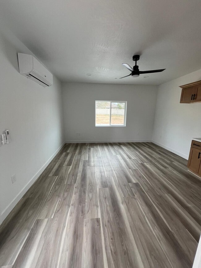 Building Photo - 13133 Olathe Rd