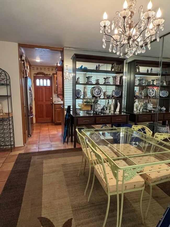 Building Photo - Chalet Palms in Rancho Mirage