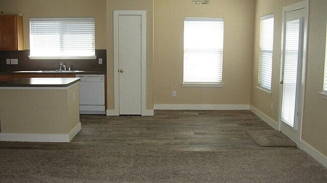 Building Photo - 7627 Fallen Leaf